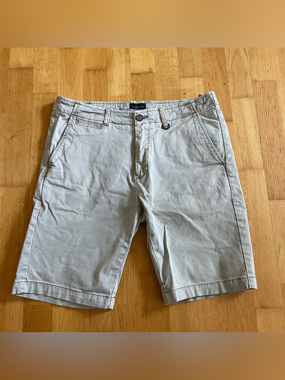 Industrie men’s shorts size 32